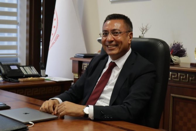 Hazine Ve Maliye Bakanlığı Bilgi Teknolojileri Genel Müdürüne ‘Yılın Bilgi Teknolojileri Üst Yöneticisi’ Ödülü