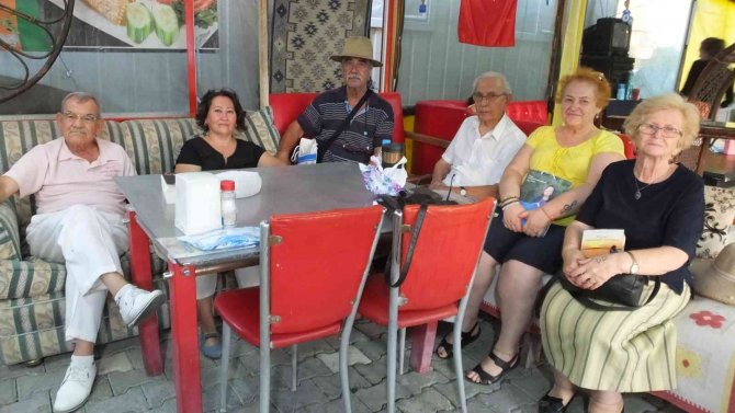 Burhaniye’ De Kadın Yazarlar Okuyucuları İle Buluştu