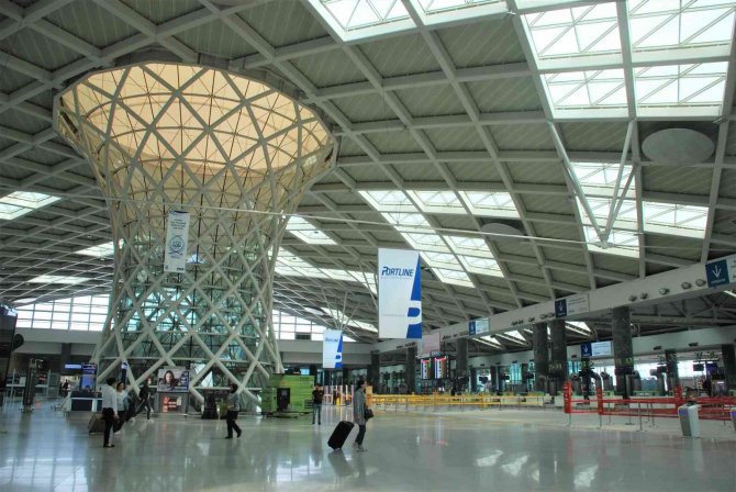 Adnan Menderes’e, Bir Ayda 1 Milyon 147 Bin 232 Yolcu