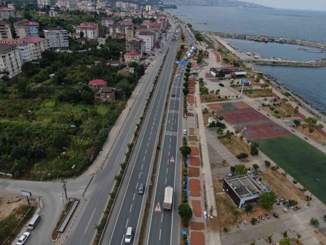 Karadeniz Sahil Yolu Fındıkçılar İçin Harman Yeri Oldu