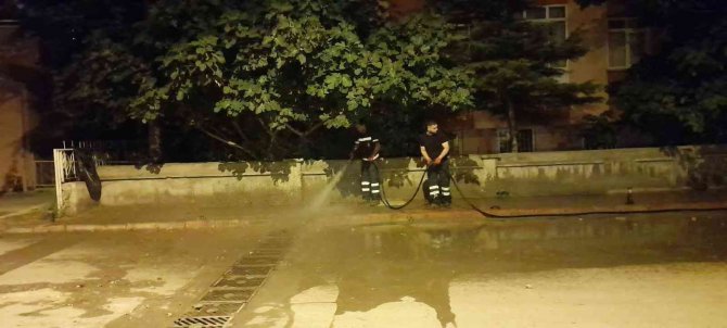 Keçiören’de Sel Ve Fırtınanın İzleri Siliniyor