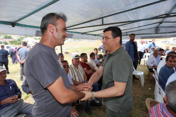 Tütüncü, Ak Parti’nin Çoban Ateşinin Yaktığı Söbüce Yaylası’nda