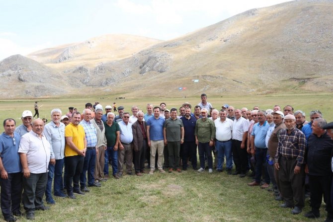 Tütüncü, Ak Parti’nin Çoban Ateşinin Yaktığı Söbüce Yaylası’nda