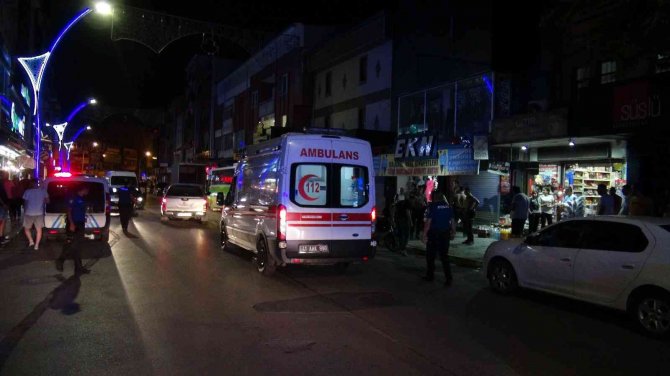 Evdeki Tartışma Kanlı Bitti, 15 Yaşındaki Çocuk Kazara Bıçaklandı