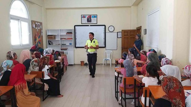 Kur’an Kursu Öğrencilerine Trafik Eğitimi