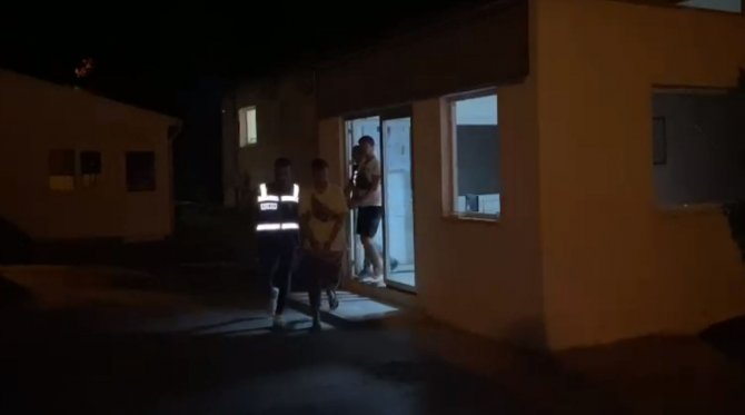 Muğla’da Göçmen Kaçakçılığı Yapan 2 Rus Tutuklandı