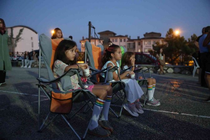 Nilüfer’de ‘Çocuklara Yaz Sineması’ Başladı