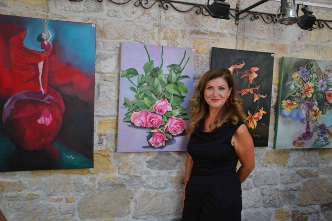 Fransa’dan Kesin Dönüş Yaptı, Ayvalık’ta Sergi Açtı