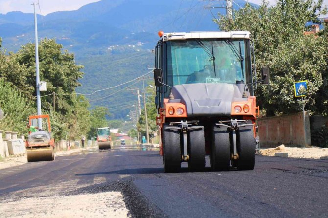 Akyazı’da 700 Metrelik Yol Asfaltla Buluştu