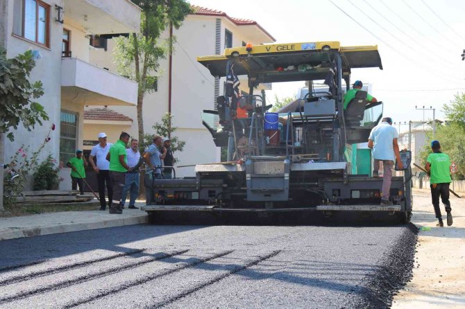 Akyazı’da 700 Metrelik Yol Asfaltla Buluştu