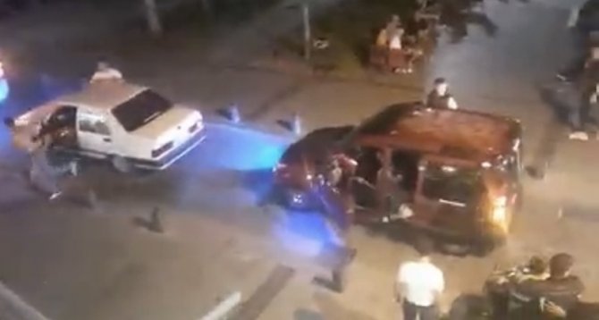 Pendik’te Gençlerin Kural Tanımayan Asker Eğlencesi Kamerada