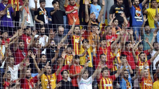 Kadir Has’taki İlk Maçı 6 Bin 875 Taraftar İzledi
