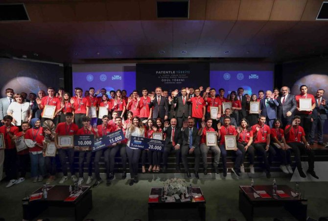 Termal Bebek Bezi Tasarlayan Öğrenciler Patent Yarışmasında Derece Aldı