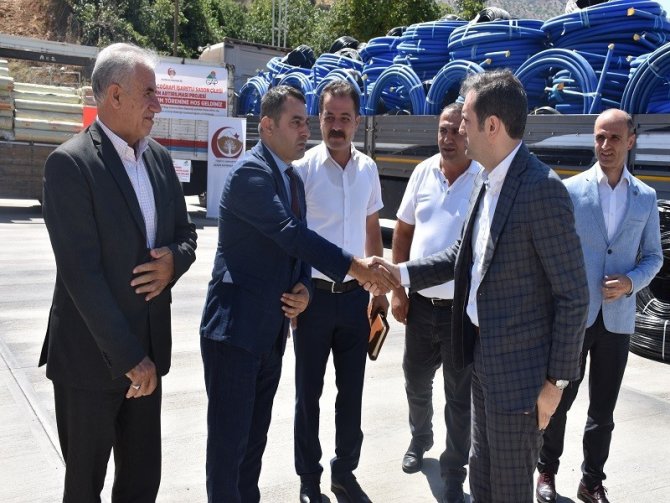 Sason’da Çilek Üreticilerine Malzeme Desteği Verildi