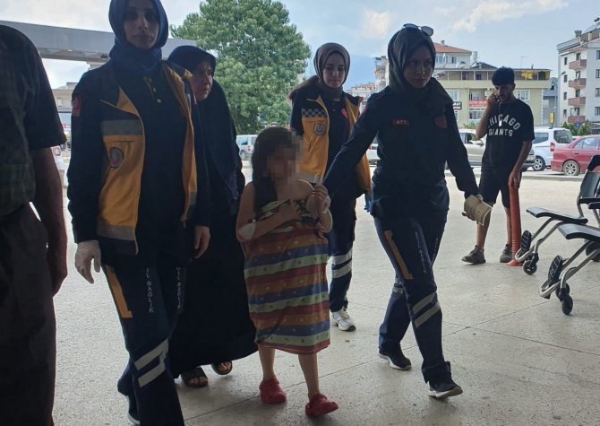 Bursa’da Bahçede Yakılan Ateşin Üzerine Düşen Çocuk Yaralandı