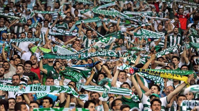 Bursaspor Kulübü Maliyetler Nedeniyle Formalara Zam Yaptığını Duyurdu
