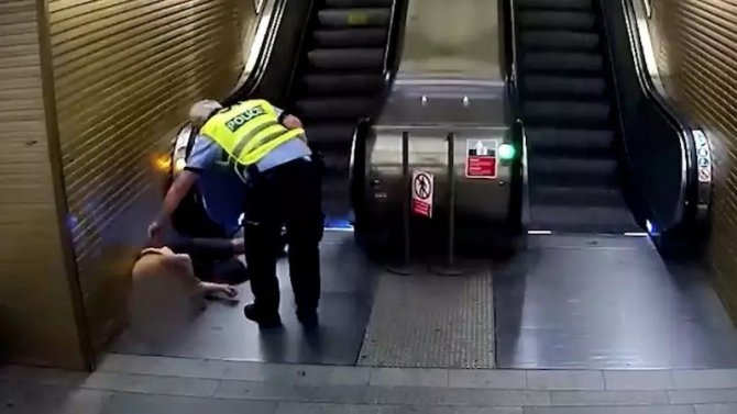 Yürüyen Merdivene Ters Binen Hırsız Polis Tarafından Yakalandı