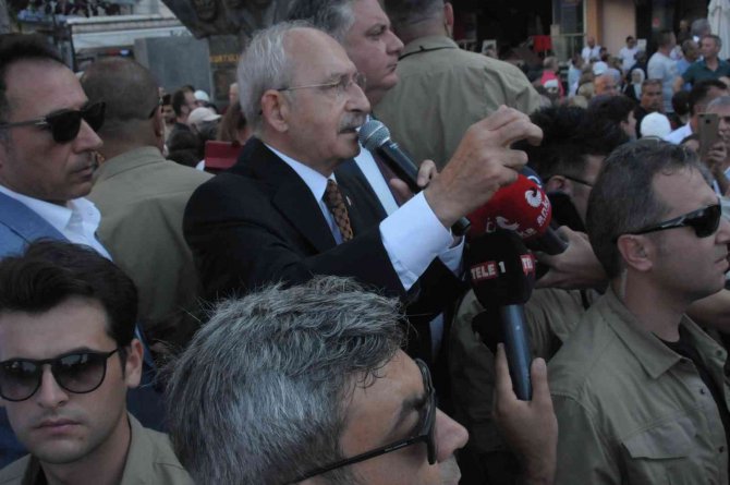 Chp Lideri Kılıçdaroğlu’na Pankart Şoku