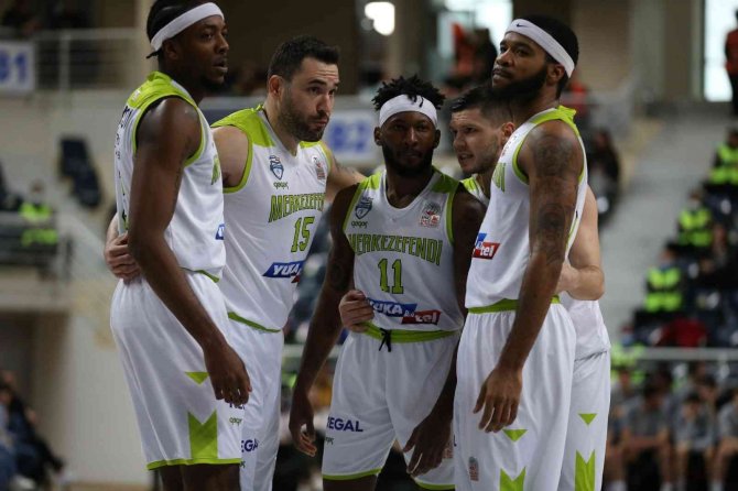 Başkan Doğan Basketbol Kulübü Yönetimiyle Buluştu