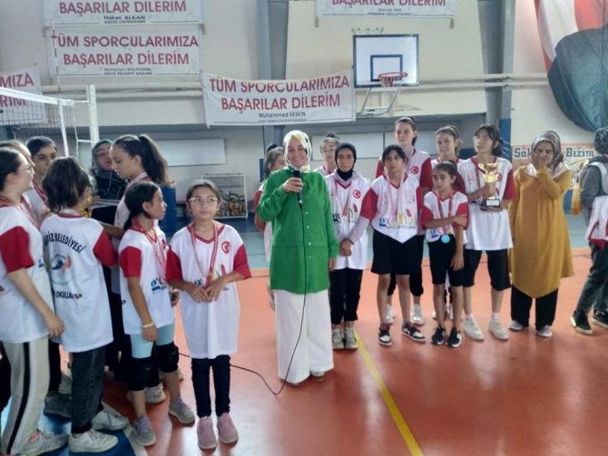 Gediz’de Voleybol Turnuvası