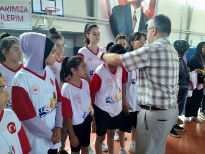 Gediz’de Voleybol Turnuvası