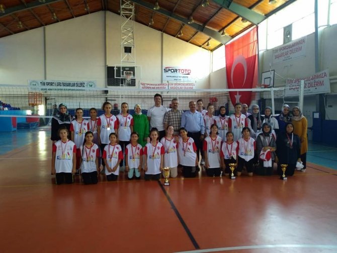 Gediz’de Voleybol Turnuvası