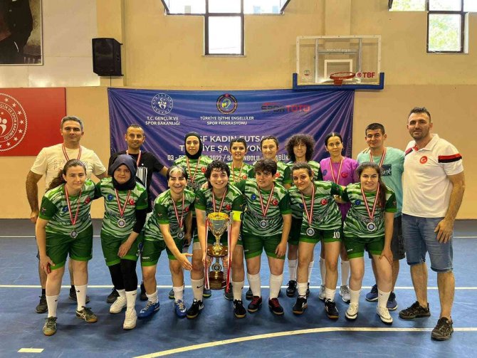 Ortacalı Sporcular İ̇şitme Engelliler Kadın Futsal Türkiye Şampiyonası’nda Şampiyon Oldu