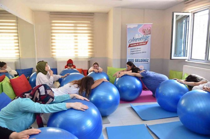 Karesili Anne Adaylarına Eğitim