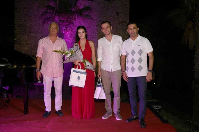 Kemanın Dünyada Parlayan Yıldızı Kuşadası’nda Konser Verdi