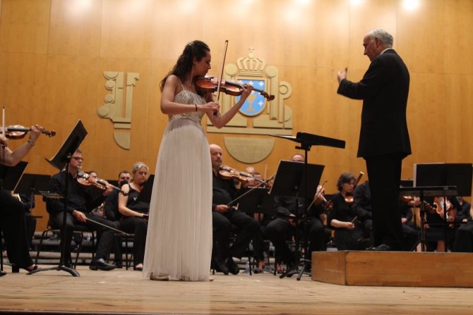 Kemanın Dünyada Parlayan Yıldızı Kuşadası’nda Konser Verdi