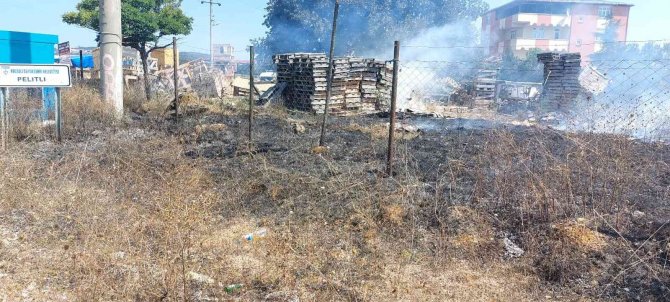 Gönüllü İtfaiyecilerin Erken Müdahalesi Yangının Büyümesini Engelledi
