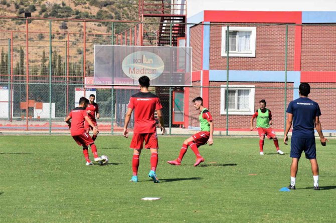 Ufuk Kahraman: "İ̇ç Sahadaki İlk Maçımızı Kazanmak İstiyoruz"