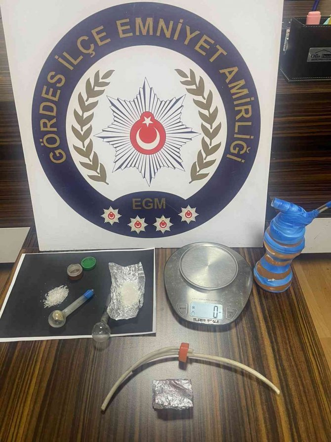 Manisa’da Uyuşturucu Operasyonu: 3 Gözaltı