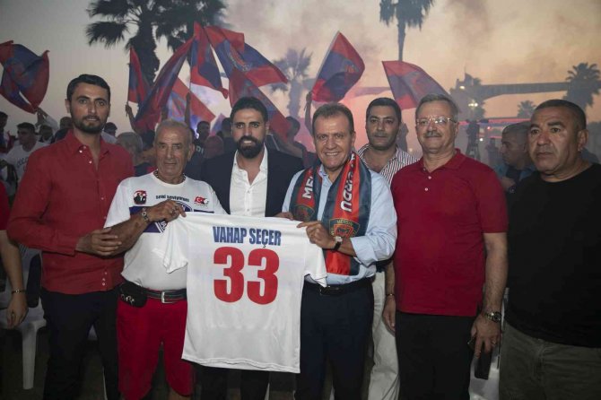 Seçer, Mersin İ̇dmanyurdu’nun Kuruluş Yıldönümünü Taraftarlarla Birlikte Kutladı