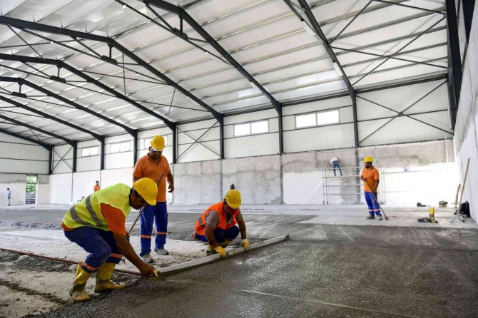 Muratpaşa’da Öğrencilere Bir Spor Salonu Daha