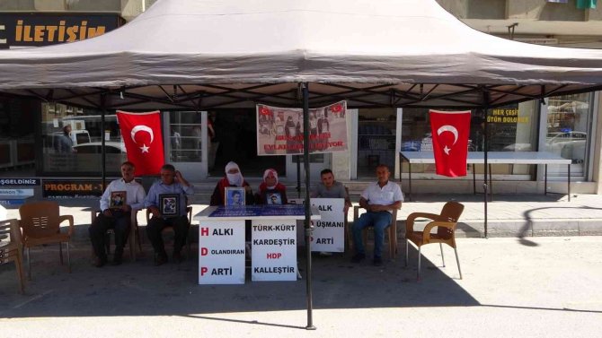 Muş’ta Annelerin Evlat Nöbeti Devam Ediyor