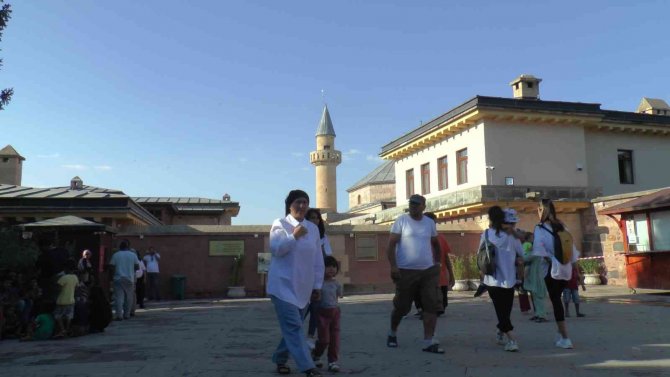 Hacıbektaş’a On Binler Akın Etti