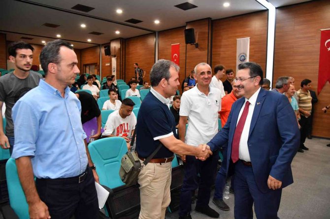 Başkan Genç: “Hakemler Toplumun Önüne Atılıyor”