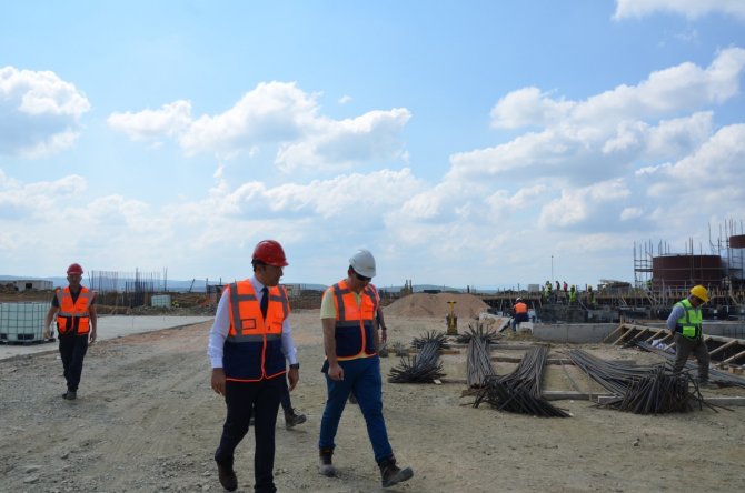 Sahada İncelemelerde Bulundu