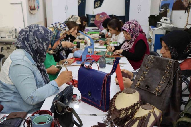 Şanlıurfalı Kadınlardan Deri Yakma Kursuna Yoğun İlgi