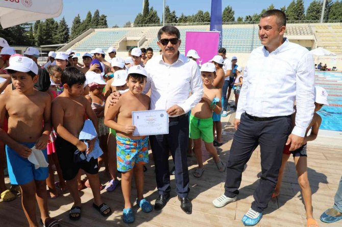 Şehzadeler Belediyesinin Yaz Okuluyla Yüzmeyi Öğrendiler