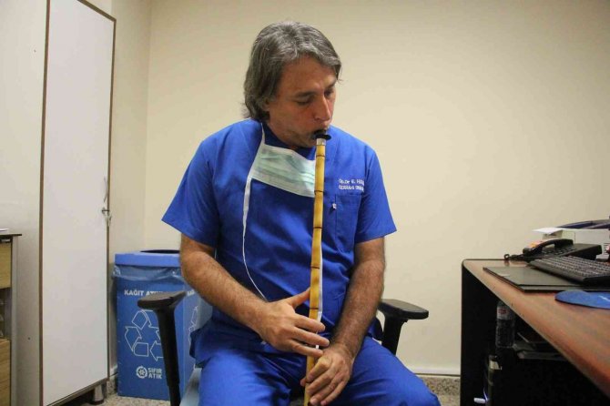 Ameliyat Stresini ’Ney’le Atıyor