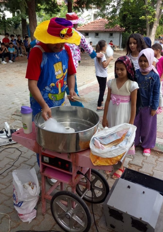 Sivaslı İçesinde Yaz Kur’an Kursları Şenlikli Bir Final Yaptı