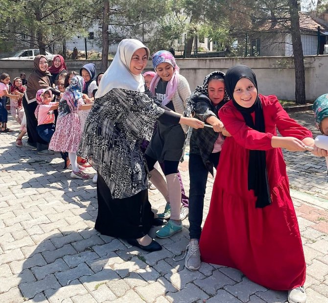 Sivaslı İçesinde Yaz Kur’an Kursları Şenlikli Bir Final Yaptı