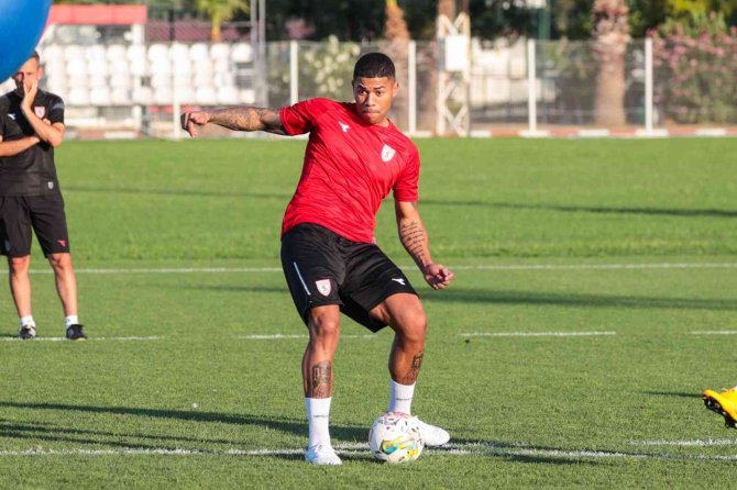 Samsunspor’da 30 Futbolcunun Lisansı Çıkarıldı