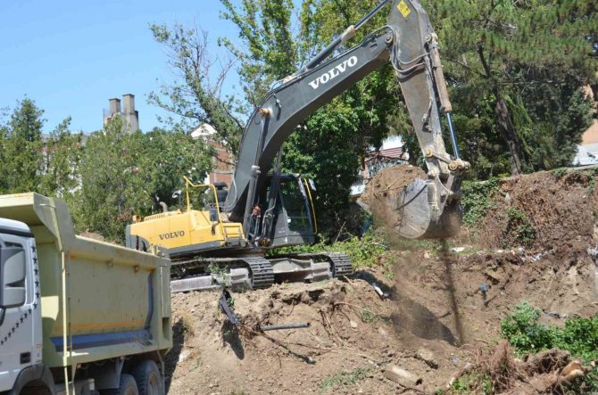 Suluova’da 300 Araçlık Otoparkın Yapımına Başlandı