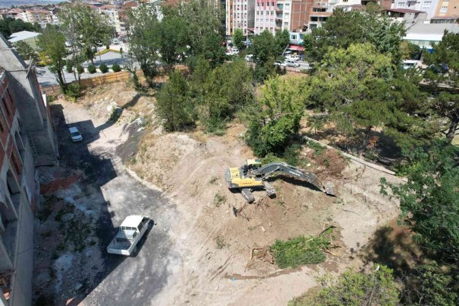 Suluova’da 300 Araçlık Otoparkın Yapımına Başlandı