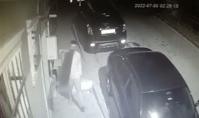 İ̇stanbul’da Bir Garip Hırsızlık: Apartmanın Tabelasını Çaldı