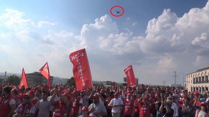 Eylem Yapan İşçiler, Belediye Binasından Kendilerini Çeken Dronu Yuhaladı