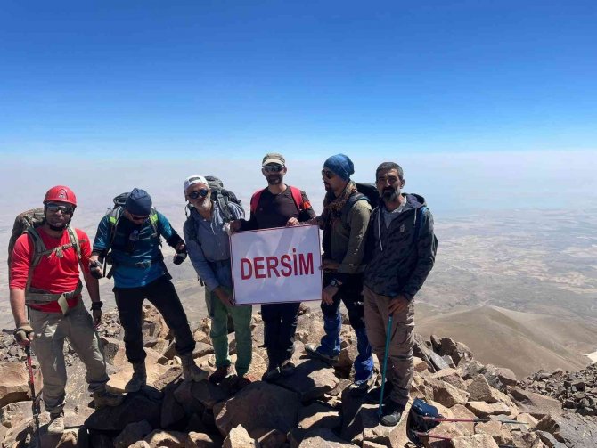 Tuncelili Dağcılar Süphan’a Tırmandı